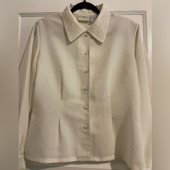 Susan Bristol Vintage White Embroidered Collar Cloth Button Down Blouse - Picture 3 of 16